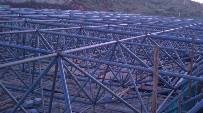 三清山概述网架加工中对钢材的质量的过细恳求